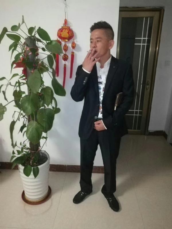 男人三十而立的第二张照片--潍坊相亲服务中心