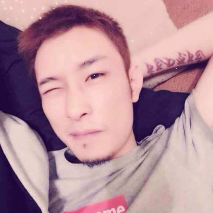 难得拥抱的第一张照片--潍坊相亲服务中心