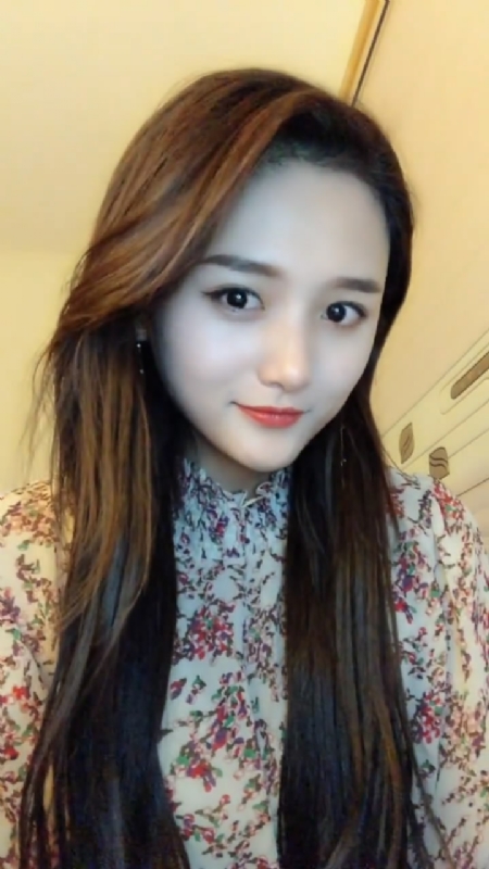 淡然一笑的第一张照片--潍坊相亲服务中心