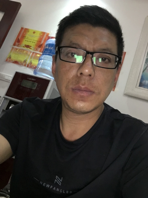 牵手的第三张照片--潍坊相亲服务中心