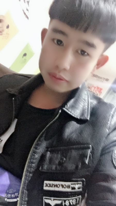 军绿色的第一张照片--潍坊相亲服务中心