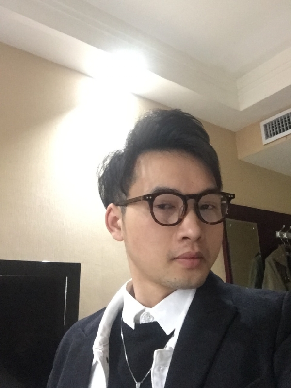 曾亮的第一张照片--潍坊相亲服务中心