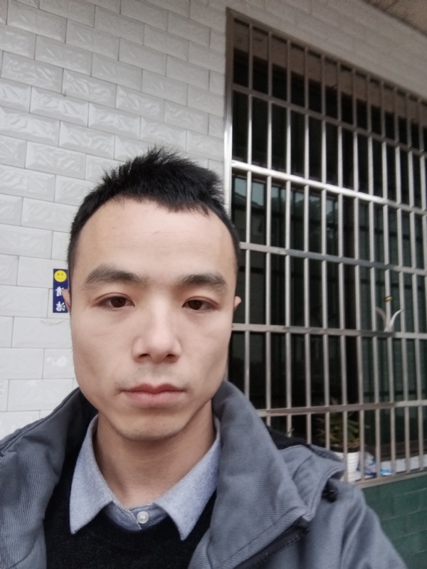 笑得那么开心的第一张照片--潍坊相亲服务中心
