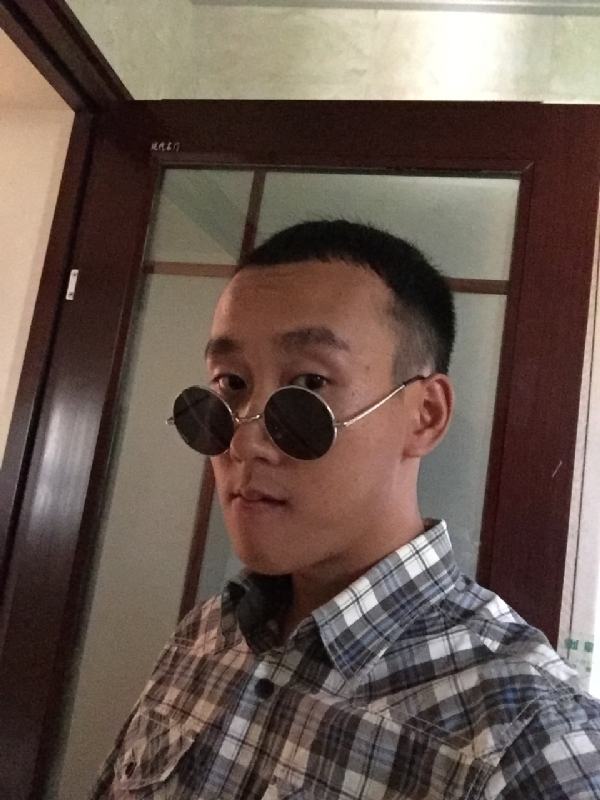 悲喜的第一张照片--潍坊相亲服务中心