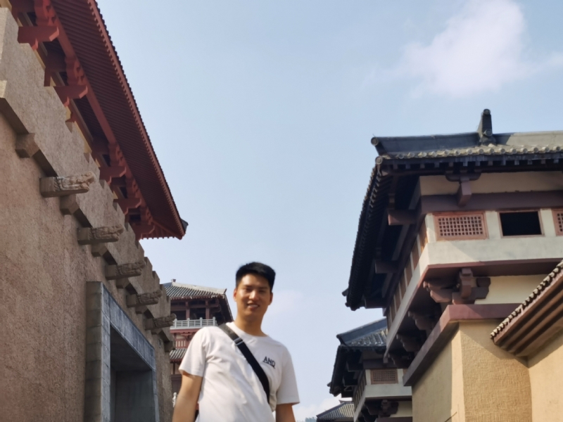咸鱼不闲的第二张照片--潍坊相亲服务中心