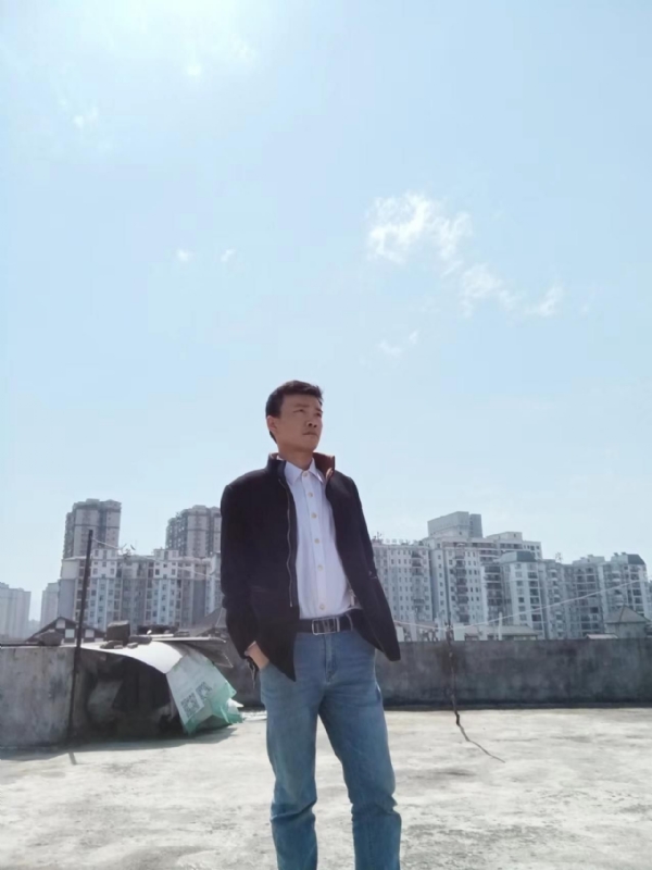 蓝色心情的第一张照片--潍坊相亲服务中心