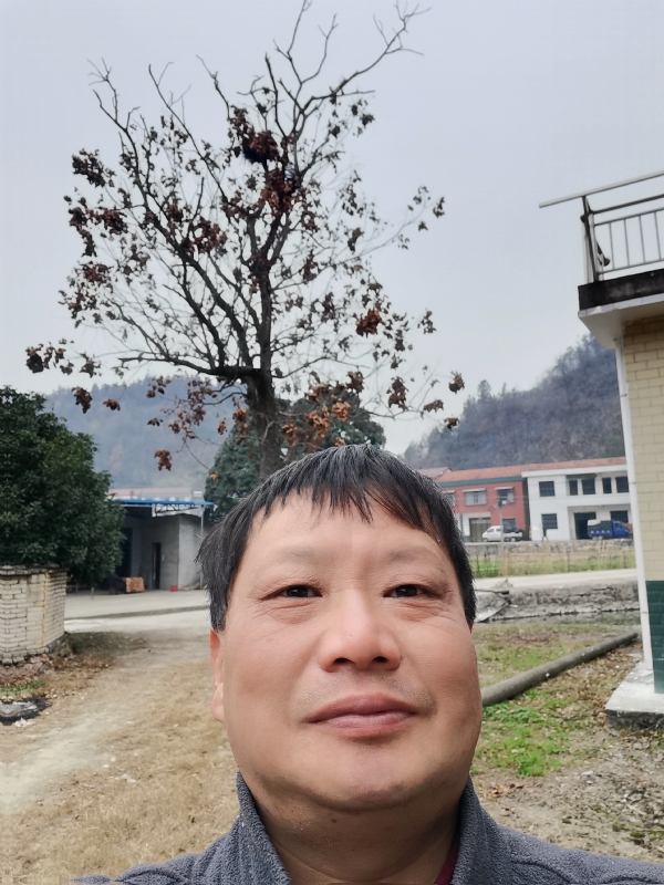 苏众青春冲浪的第二张照片--潍坊相亲服务中心