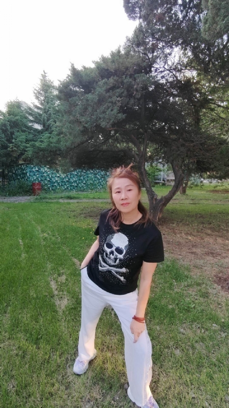 晚霞的第二张照片--潍坊相亲服务中心