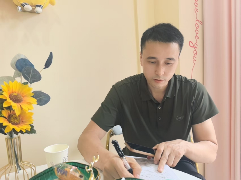 笑看一切的第二张照片--潍坊相亲服务中心